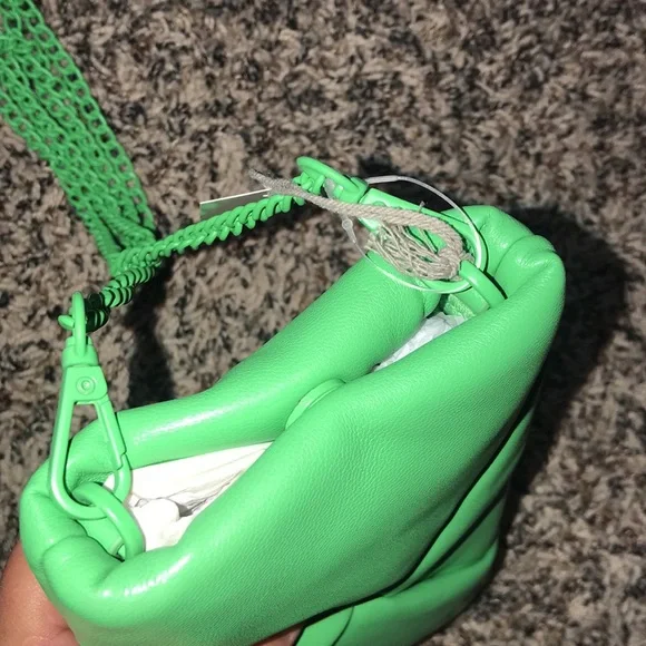 A New Day π Vibrant Green Crossbody Faux Leather Detachable Strap Bag | NWT - Picture 5 of 7